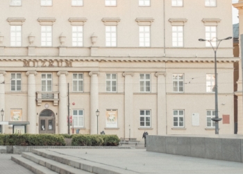 Dookoła nas. Zishe Breitbar jako ikona popkultury