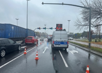 Wypadek na al. Jana Pawła II w Łodzi. Poszkodowana 14-latka