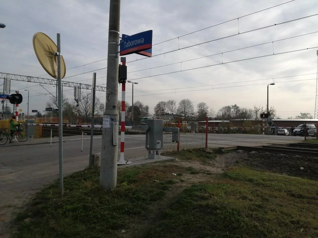 W weekend zamknięty przejazd kolejowy przy stacji Łódź Widzew. Utrudnienia na Andrzejowie