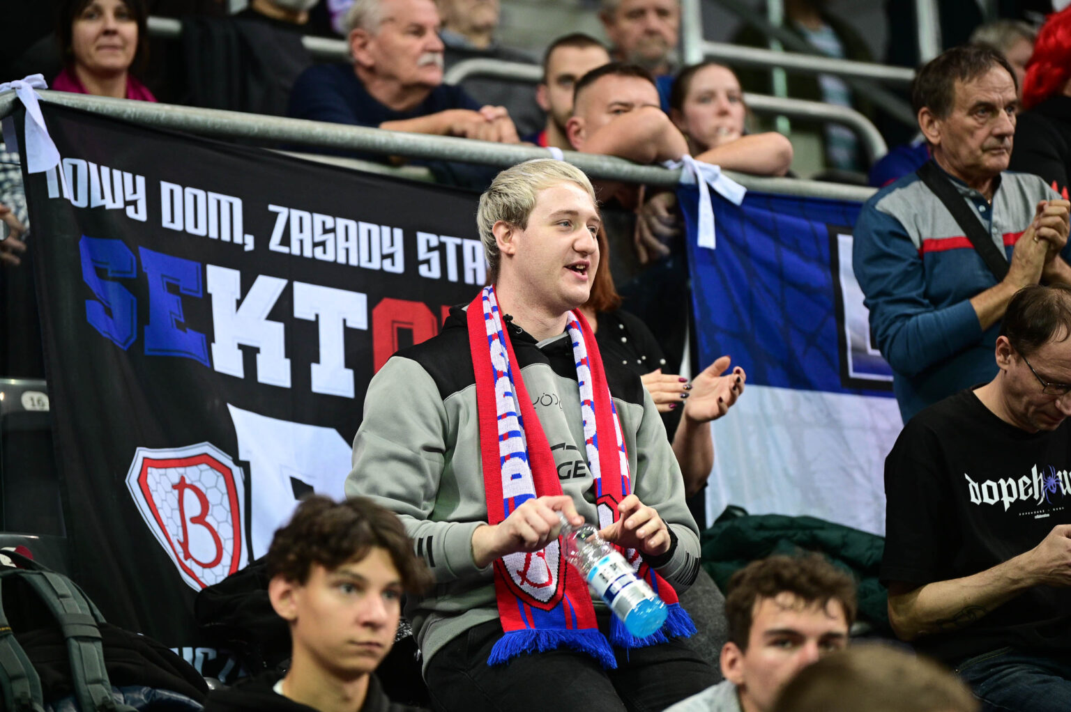 Grot Budowlani vs KS Developres Rzeszow kibice Fot Sebastian Szwajkowski 29