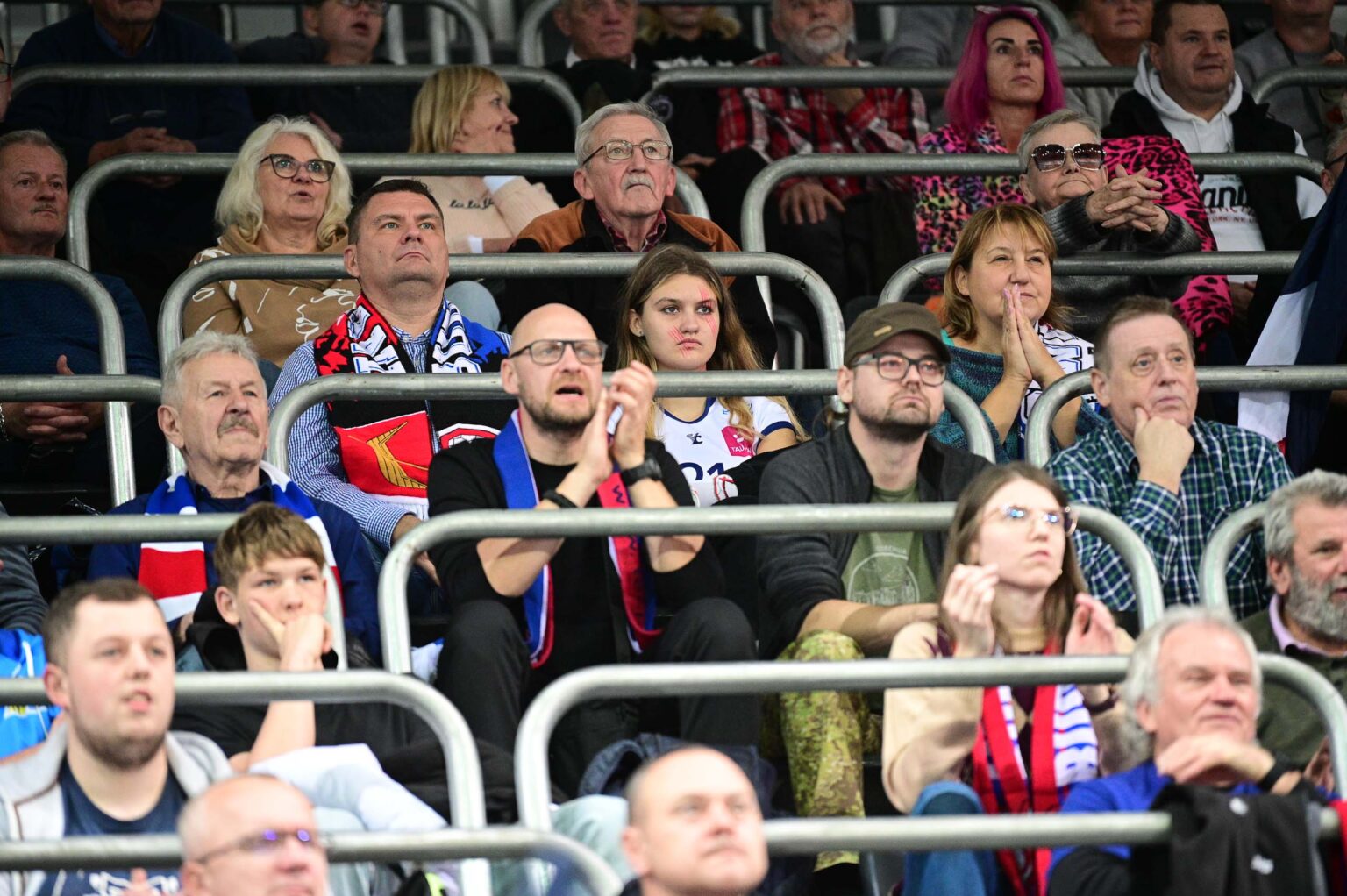 Grot Budowlani vs KS Developres Rzeszow kibice Fot Sebastian Szwajkowski 42