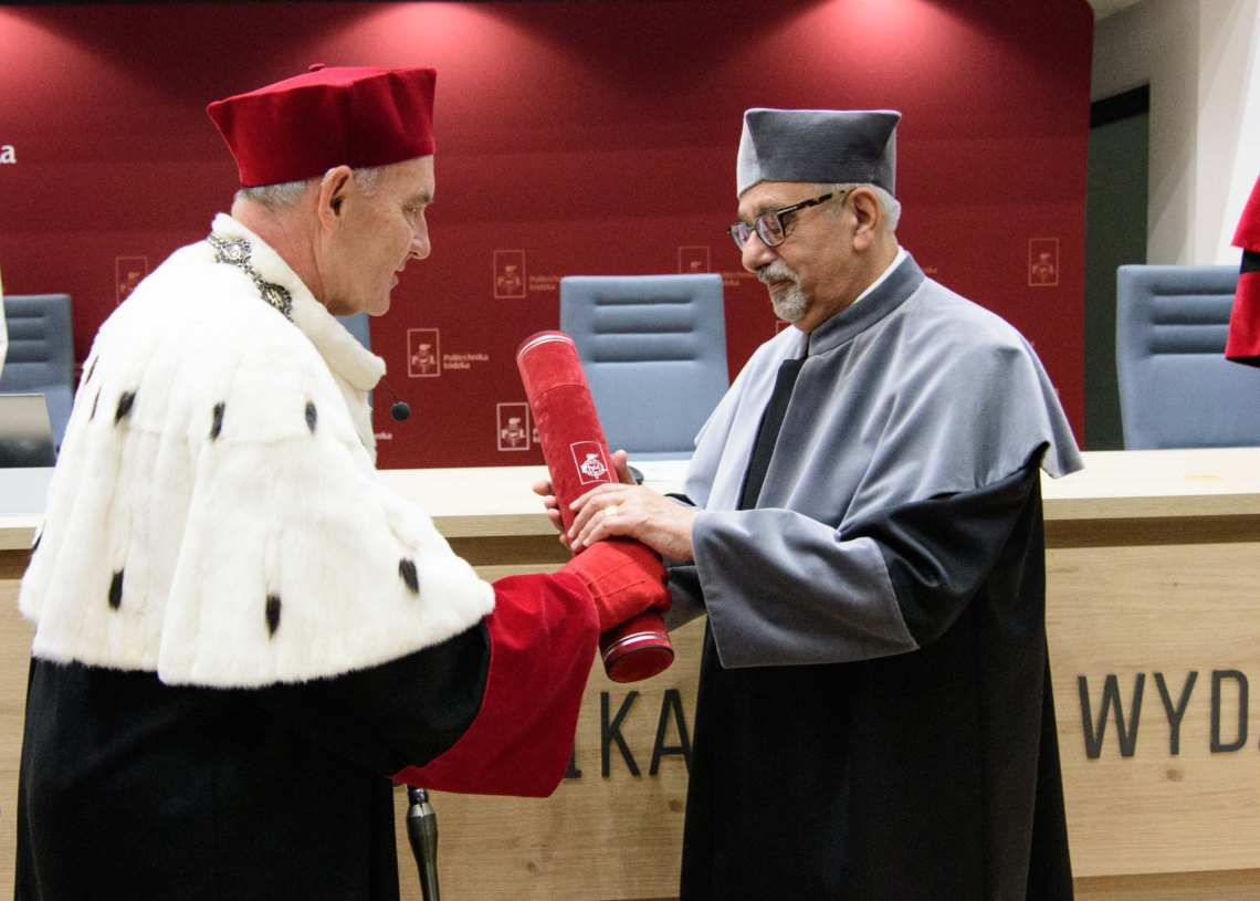Profesor Bogusław Buszewski z tytułem doktora honoris causa Politechniki Łódzkiej