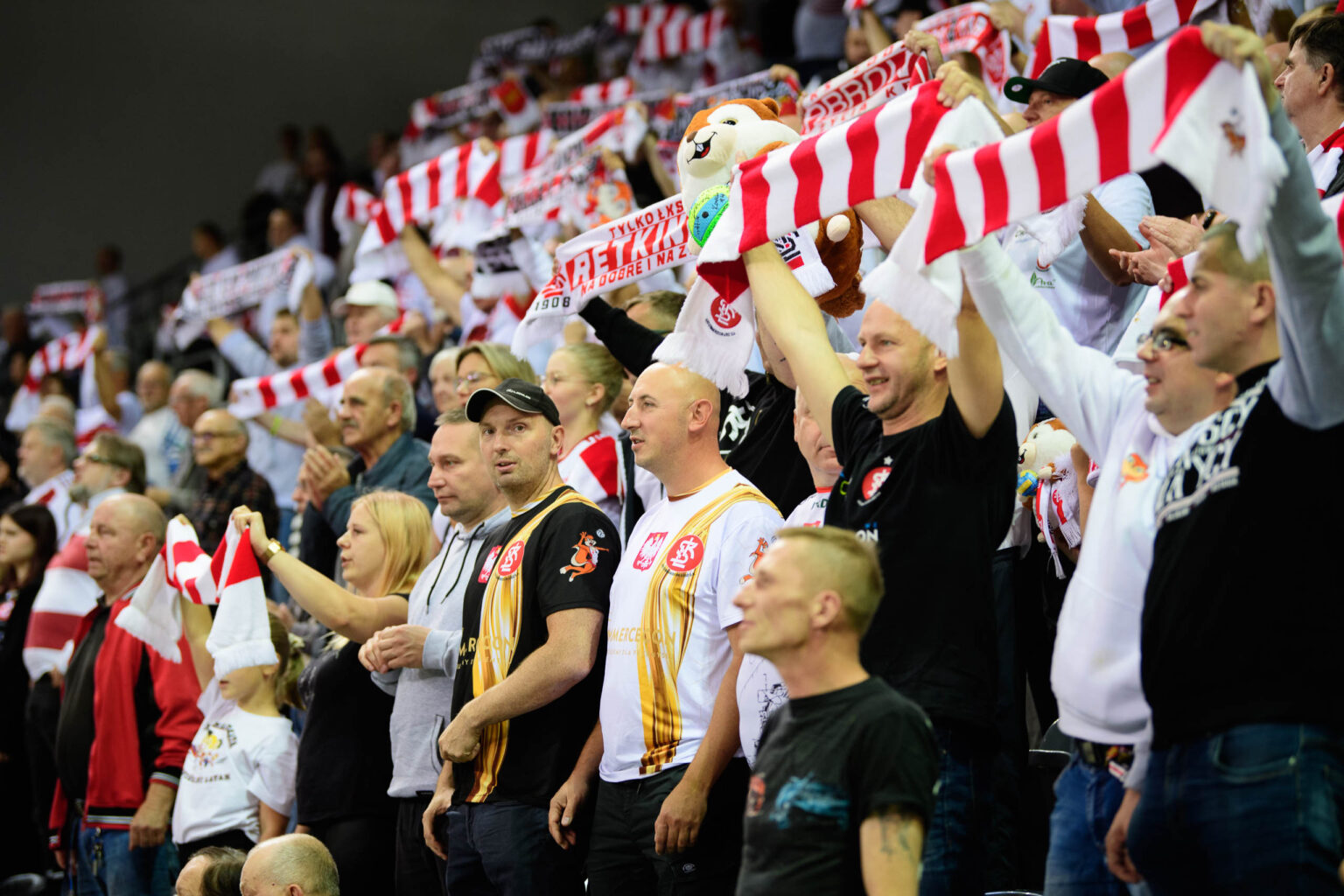 LKS Commercecon vs Volley Wroclaw kibice Fot Sebastian Szwajkowski 44