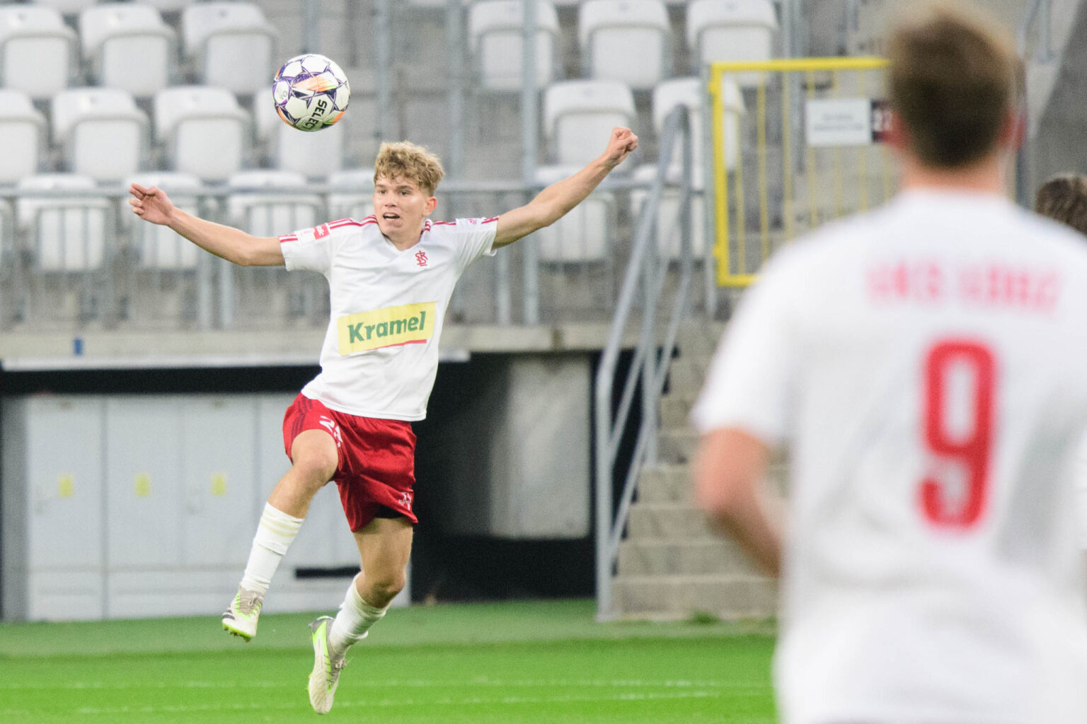 LKS Lodz Podbeskidzi Bielsko Biala II LigaFot Sebastian Szwajkowski 13