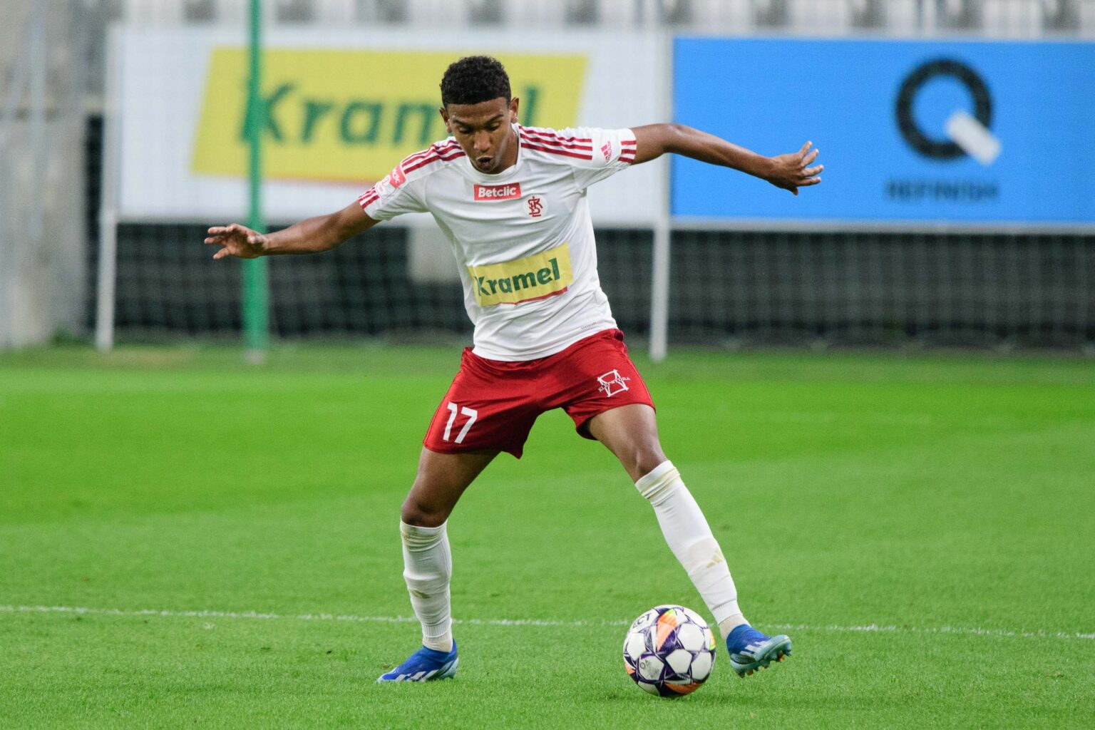LKS Lodz Podbeskidzi Bielsko Biala II LigaFot Sebastian Szwajkowski 18