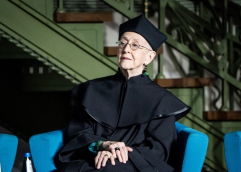 Eva Rubinstein w 2023 otrzymała tytuł Doktora Honoris Causa Szkoły Filmowej w Łodzi