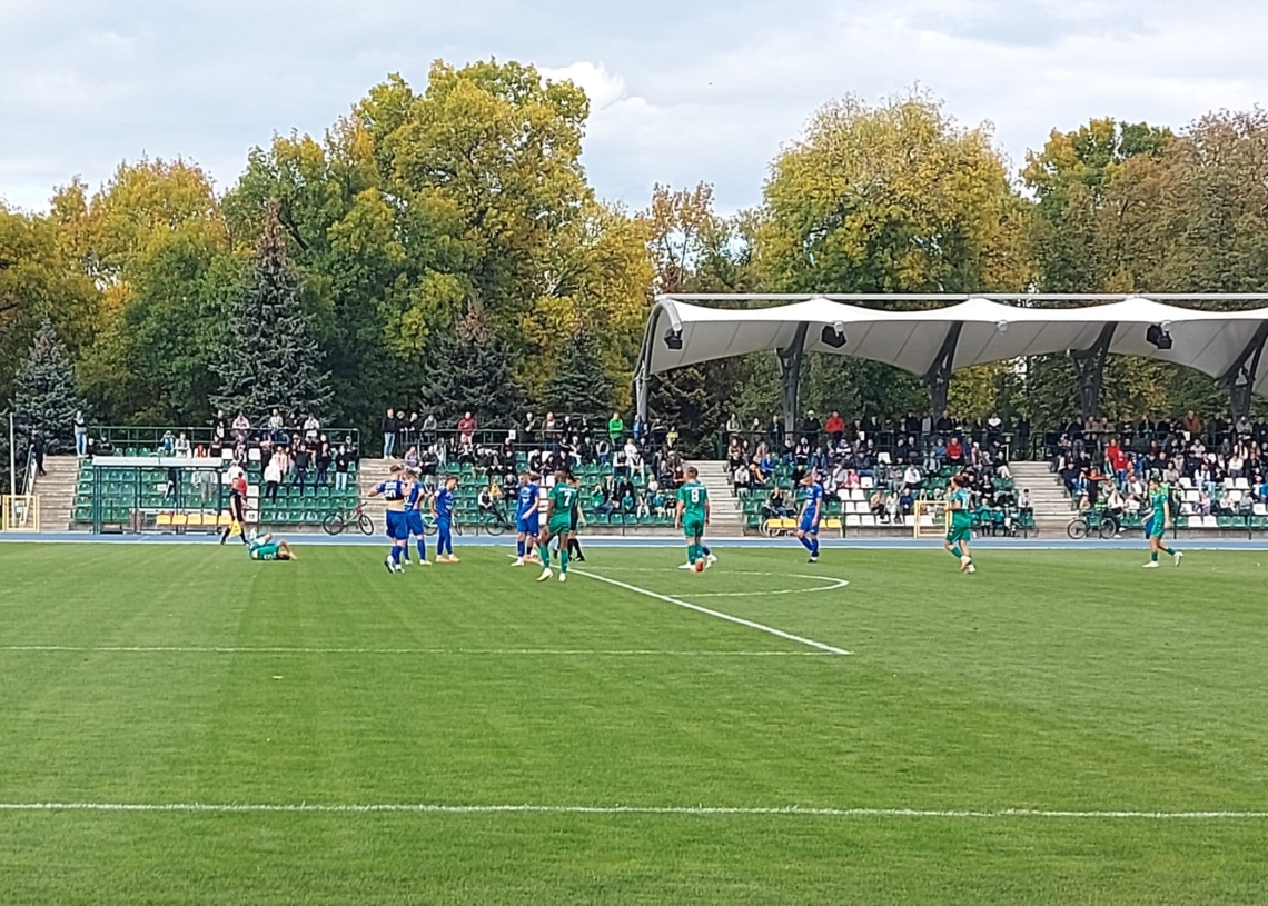 Podwójne derby i nowy lider. Podsumowanie 10. kolejki grupy 1. III ligi