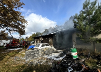 Pożar samochodów na Bałutach. Spłonęło 10 pojazdów