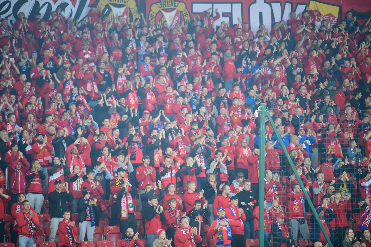 Widzew Lodz vs Gornik Zabrze kibice Fot Sebastian Szwajkowski 105