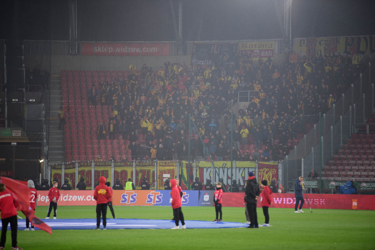 Widzew Lodz vs Korona Kielce kibice Fot Sebastian Szwajkowski 95