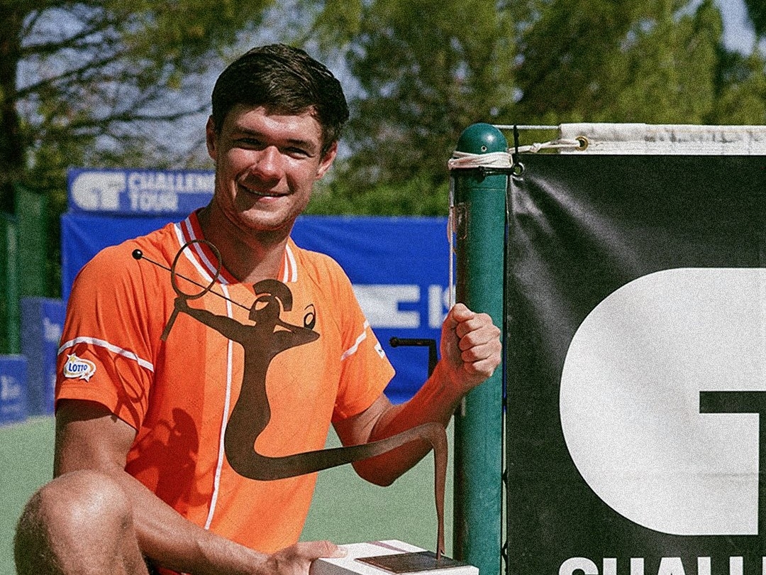 Kamil Majchrzak wygrał szósty turniej w tym roku. Pierwsza '100' rankingu ATP coraz bliżej 1 Kamil Majchrzak wygrał szósty turniej w tym roku. Pierwsza '100' rankingu ATP coraz bliżej