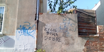 Wandalizm w Łodzi. Kibole ŁKS-u mażą na murach