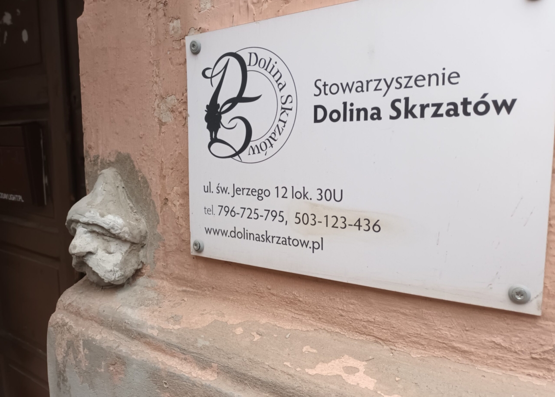 Dolina Skrzatów odpowiedzialna społecznie. Zajęcia plastyczne dla zdolnych i wykluczonych dzieci