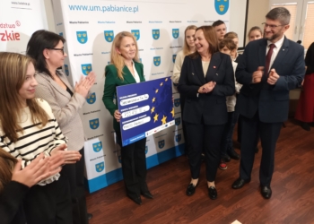 Nowoczesna integracja i rozwijanie kompetencji przyszłości. Półtora miliona zł dla pabianickich szkół