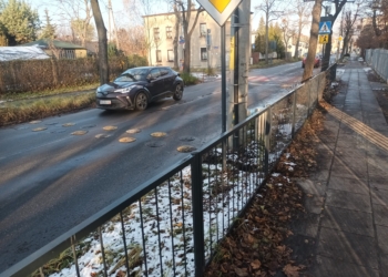 Eksperymentalne znaki na jezdni w pobliżu szkół. Zwiększyły bezpieczeństwo dzieci?