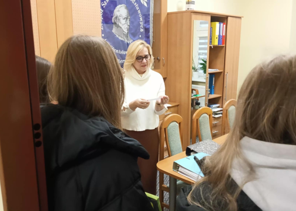 Uczniowie z ważnym przesłaniem. Tydzień życzliwości w Wieruszowie