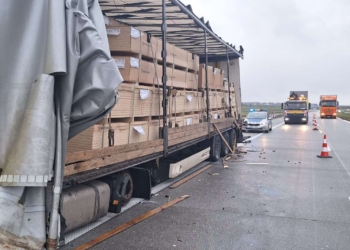 Wypadek na S8. Zderzyły się dwie ciężarówki