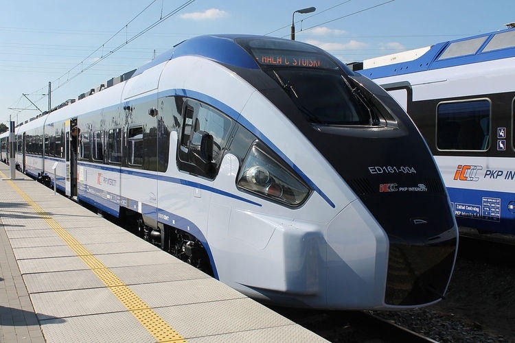 PSL obsadza stanowiska w spółkach należących do PKP. Wg Onetu to aż 20 osób 1 PSL obsadza stanowiska w spółkach należących do PKP. Wg Onetu to aż 20 osób