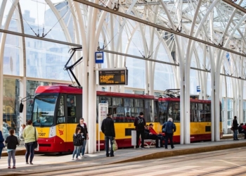 MPK-Łódź z nową taryfą biletową, rozpoczęto prace nad przyszłorocznym budżetem. Opozycja mówi o „drenowaniu kieszeni łodzian” 4 MPK Łódź