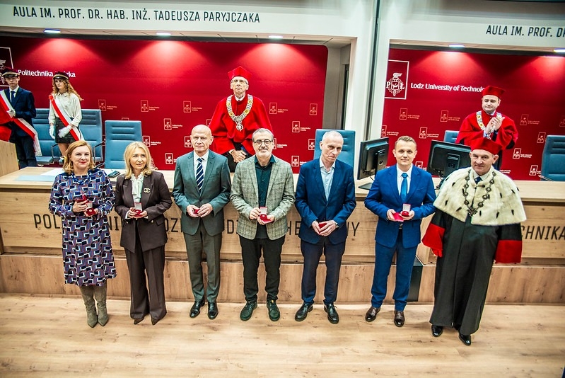 Uroczyste posiedzenie Senatu Politechniki Łódzkie. Wręczono nagrody i odznaczenia