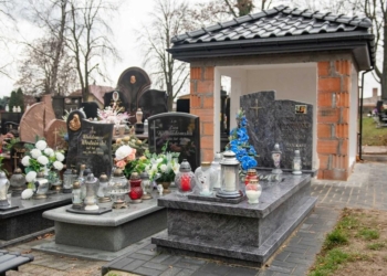 Grób Jarosława Manowskiego, arch. RŁ