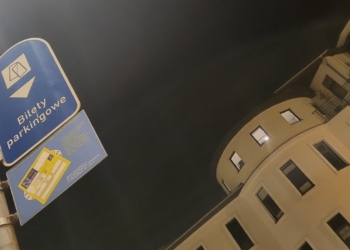 30 minut darmowego parkowania w Piotrkowie Trybunalskim. Grupa radnych złożyła projekt w tej sprawie