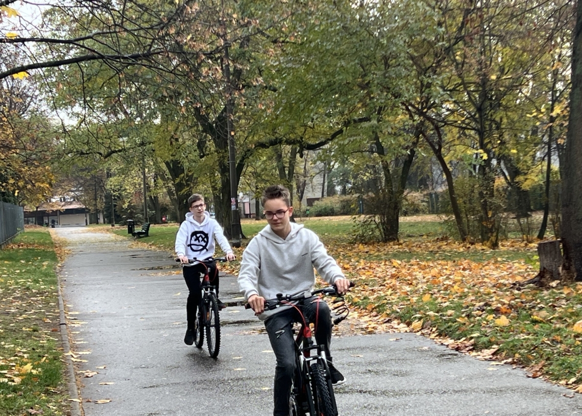 Prawie 300 miejsc dla rowerów pojawi się przed szkołami w Łodzi