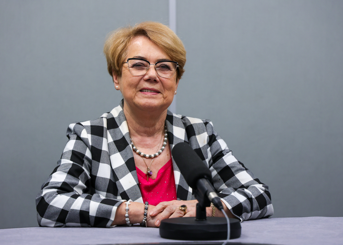 Jolanta Chełmińska gościem Radia Łódź. Bon senioralny jednym z tematów 1 Co dalej z pojemnikami PCK na używaną odzież? Jolanta Chełmińska gościem Radia Łódź
