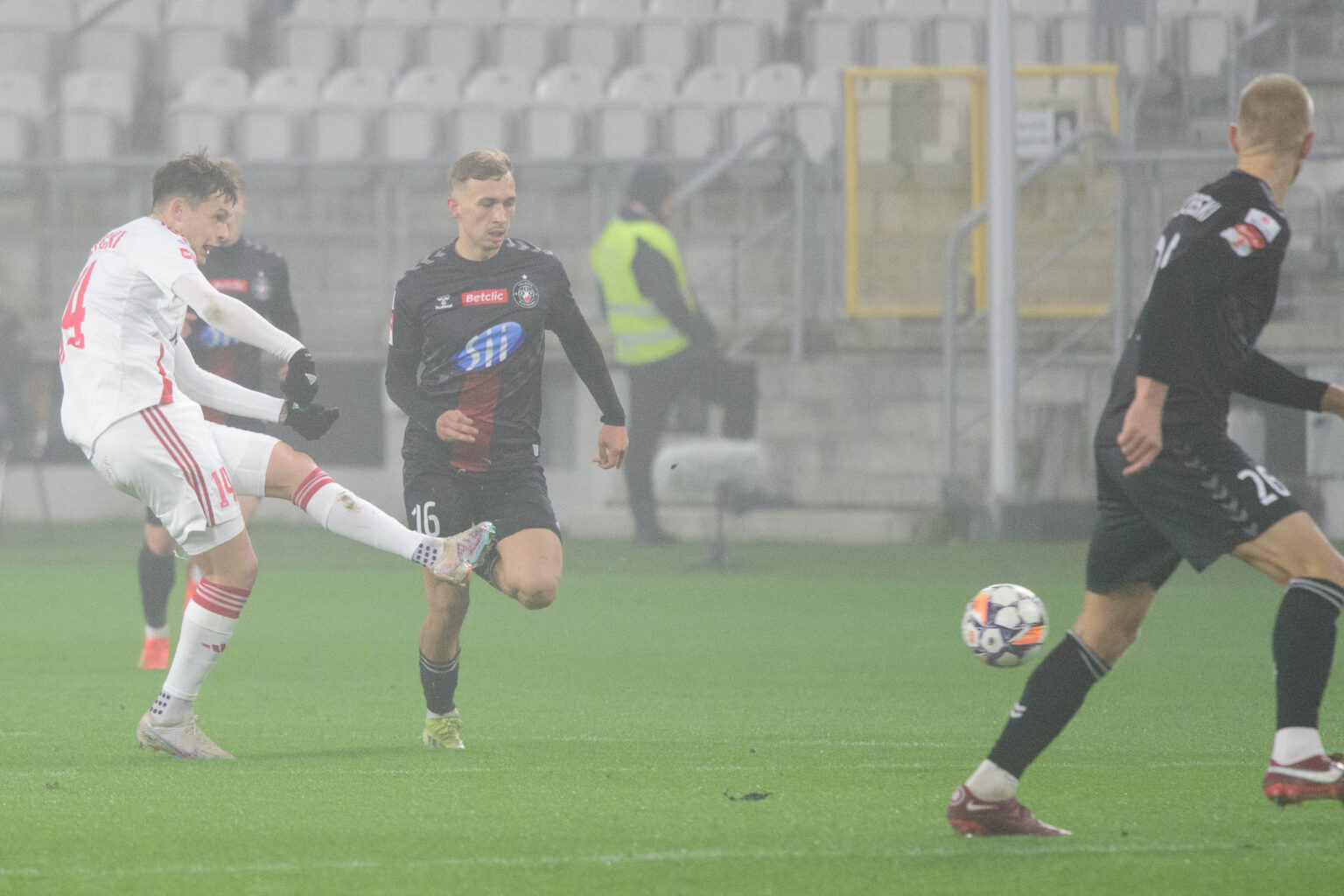 LKS Lodz vs Polonia Warszawa Fot Sebastian Szwajkowski 8