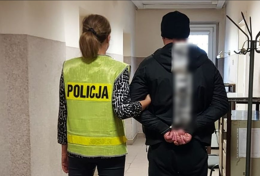 31-latek z Wielunia trafił do aresztu za znieważenie na tle narodowym. Grozi mu kilka lat więzienia 1 31-latek z Wielunia trafił do aresztu za znieważenie na tle narodowym. Grozi mu kilka lat więzienia