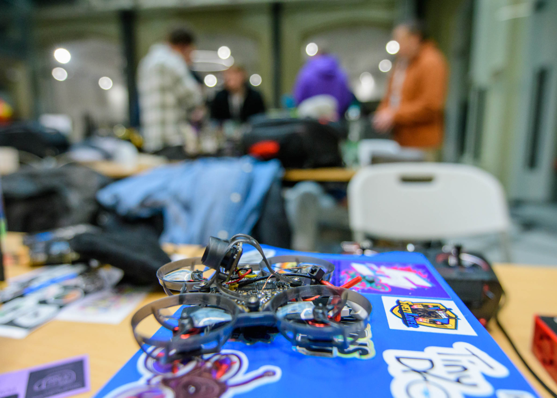 Poland Tiny Whoop - droniarze w Mediatece