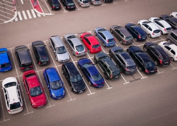 Więcej parkingów P&R w Łódzkiem. Łatwiejsze przesiadki z i do pociągu