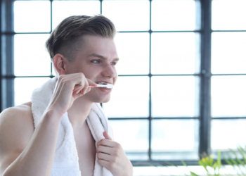 Szczoteczka soniczna dla delikatnych dziąseł – jak wybrać najlepszy model?