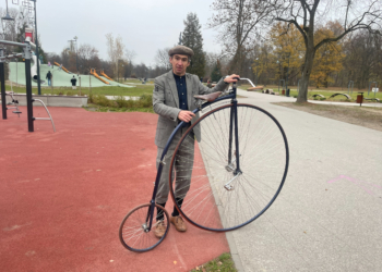 Zabytkowe rowery w Parku na Zdrowiu