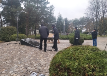 Pochowano szczątki znalezione podczas remontu w Pabianicach