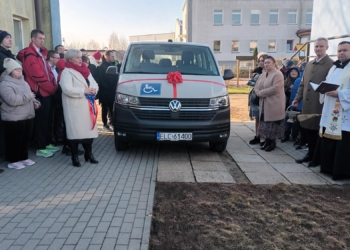Specjalny Ośrodek Szkolno-Wychowawczy w Łowiczu dostał nowy samochód