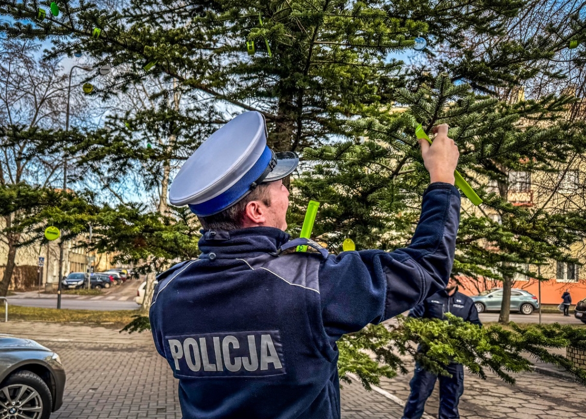 Świecąca choinka łódzkiej policji