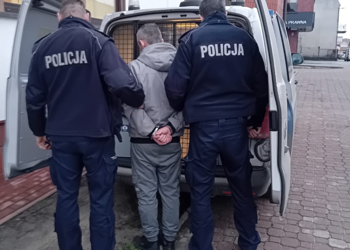 Pijany zostawił 4-letnią pasierbicę w wannie. Grozi mu więzienie