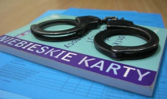 12-latek znaleziony w nocy na ulicy. Matka była pijana