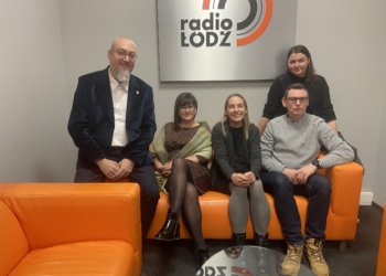 To jest temat. Czy przed świętami jesteśmy bardziej hojni? [PODCAST]