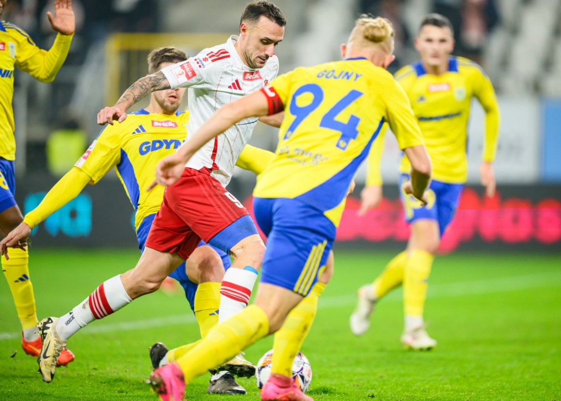 Ełkaesiacy kończą piłkarski rok bez gola i punktów. ŁKS Łódź - Arka Gdynia 0:2 1 ŁKS Łódź - Arka Gdynia 0:2