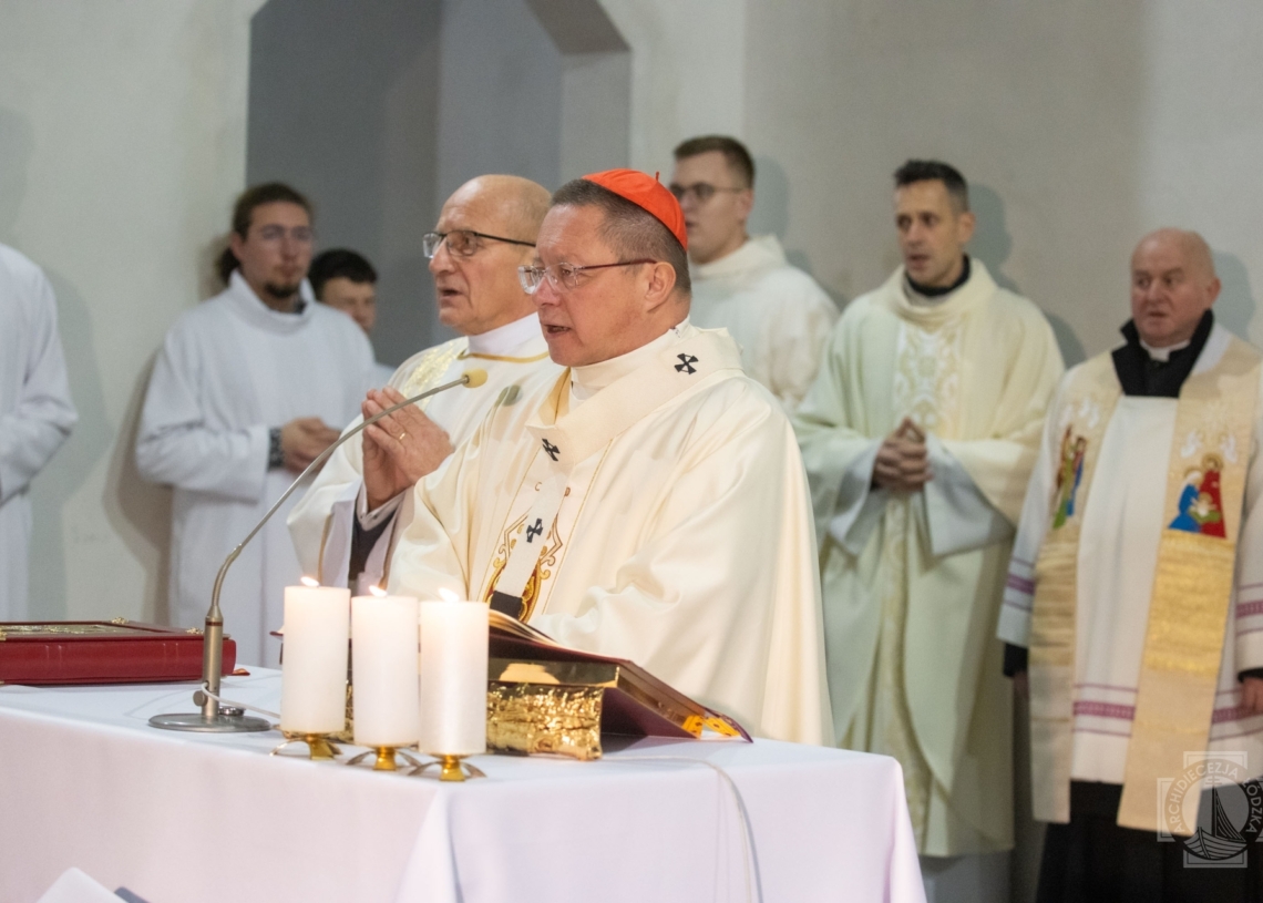 Święto Bożego Narodzenia. Kardynał Grzegorz Ryś o warunkach pokoju na świecie: „rozbrójcie serca!”