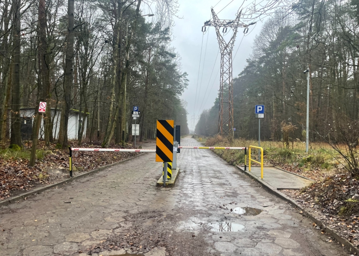 Problem z parkingiem przy łódzkim Arturówku. „Szlabany są cały czas zamknięte” 1 Problem z parkingiem przy łódzkim Arturówku
