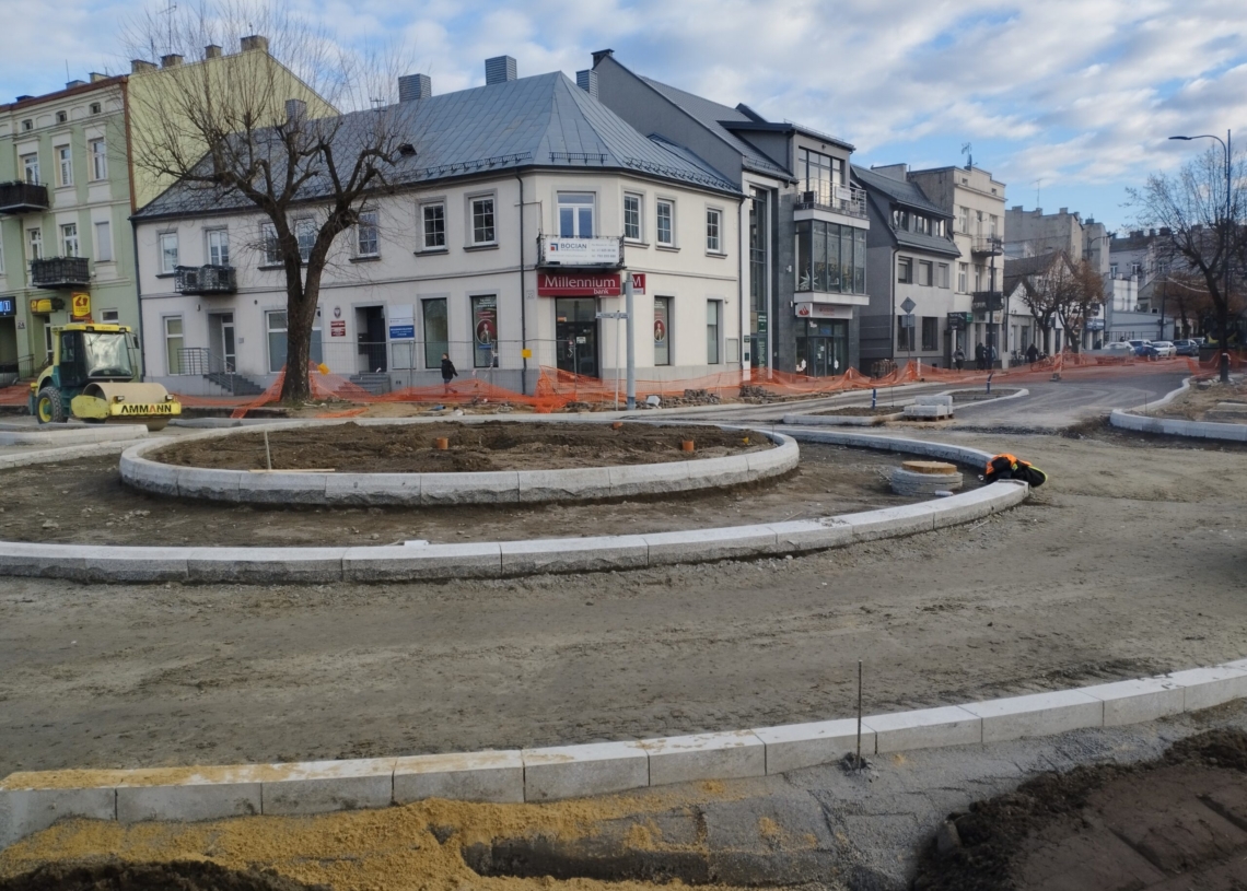 Budowa ronda w Zduńskiej Woli. Jeszcze w 2024 r. ma być częściowo przejezdne
