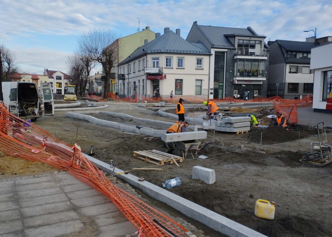 Budowa ronda w Zduńskiej Woli. Jeszcze w 2024 r. ma być częściowo przejezdne