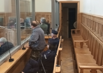 Mężczyzna spłonął na przystanku, oskarżony stanął przed sądem