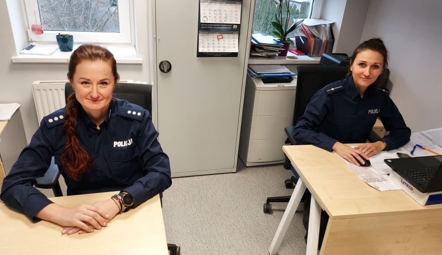 Zaginiony w sylwestra nastolatek odnaleziony. Policjantki z Koluszek odwiozły chłopca do domu 1 Zaginiony w sylwestra nastolatek odnaleziony. Policjantki z Koluszek odwiozły chłopca do domu