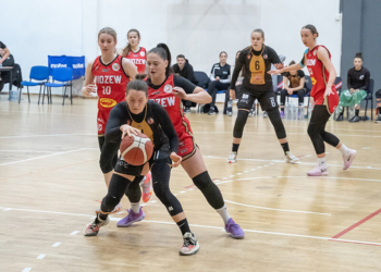Koszykarskie derby Łodzi. Wyrównana walka i triumf ŁKS-u