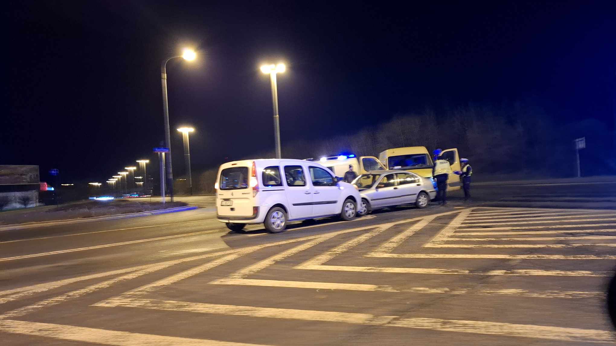 Wypadek na Bandurskiego w Łodzi. Sprawca wjechał w 2 samochody i uciekł, nadal szuka go policja