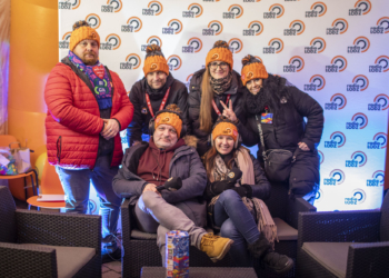WOŚP 2025 w Łodzi. Plenerowe studio Radia Łódź w Manufakturze